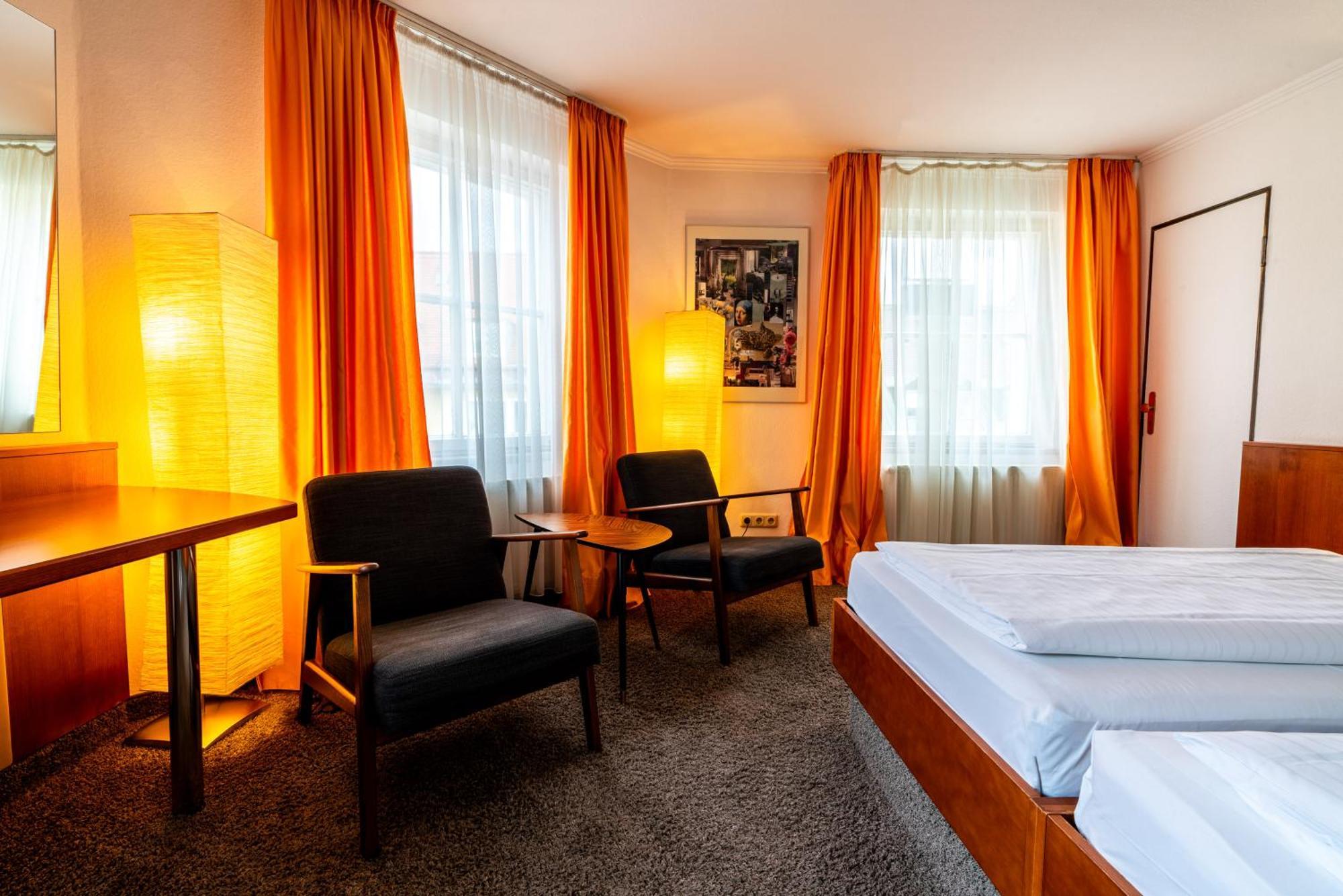 Carlton Hotel 3*